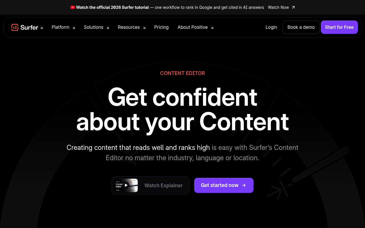 Surfer's Content Editor page showing real-time scoring, keyword recommendations, and topic coverage analysis